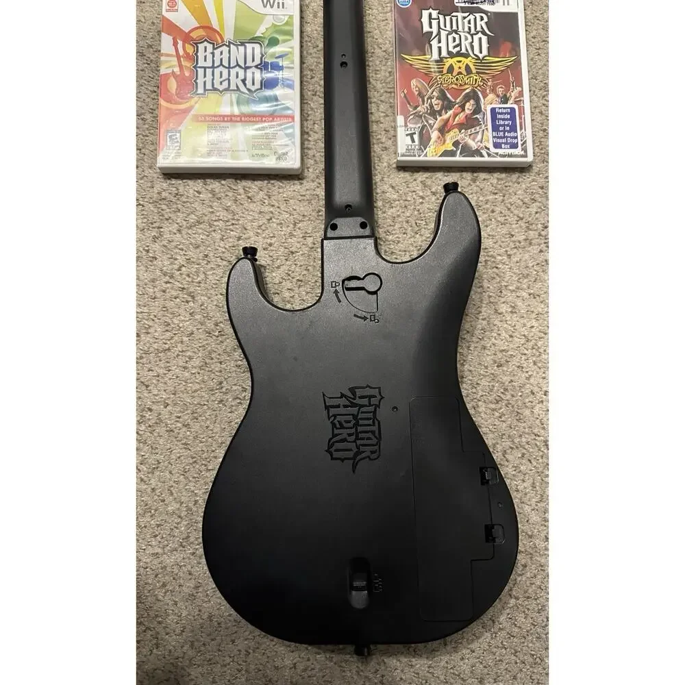 Nintendo Wii Guitar Hero Sunburst Guitar w 2 Games Aerosmith Band Hero Tested0